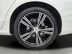 2022 Volvo S60 B5 Inscription, белый — фото 14