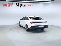 2024 Hyundai AVANTE Smart, белый — фото 3