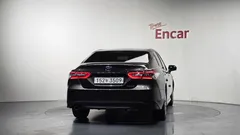 2021 Toyota Camry 2.5 XLE Hybrid, коричневый — фото 4
