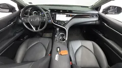 2021 Toyota Camry 2.5 XLE Hybrid, коричневый — фото 7