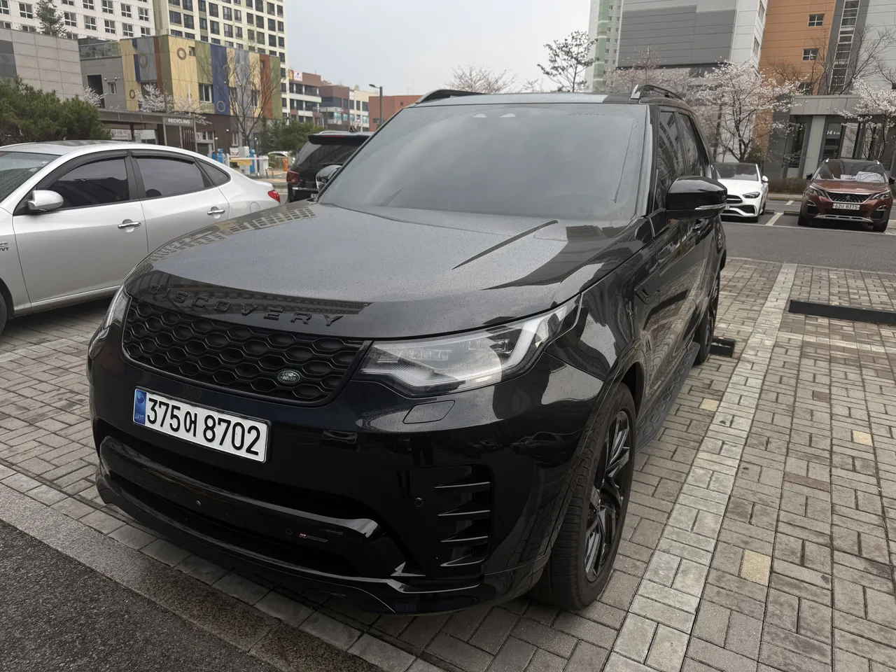 2023 Land Rover Discovery P360 R-Dynamic SE