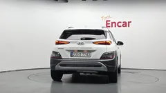 2023 Hyundai Kona Inspiration, белый — фото 4