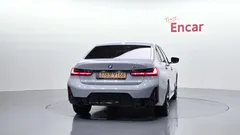 2023 BMW 3-Series 320i M Sport — фото 4