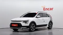 2022 Kia Niro Signature, белый — фото 1