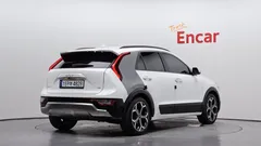 2022 Kia Niro Signature, белый — фото 2