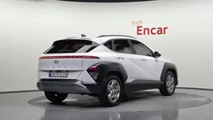 2023 Hyundai Kona Premium, белый — фото 2