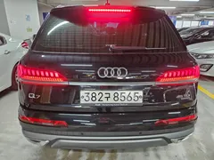 2022 Audi Q7 45 TDI Quattro Premium — фото 4