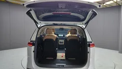 2023 Kia Carnival Diesel 9-Seater Noblesse — фото 19