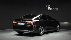2024 Lexus ES Executive — фото 2