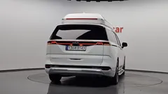 2022 Kia Carnival Diesel 9-Seater Hi-Limousine — фото 4
