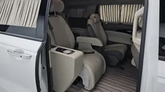 2022 Kia Carnival Diesel 9-Seater Hi-Limousine — фото 16