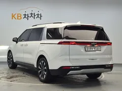 2023 Kia Carnival Diesel 9-Seater Prestige — фото 2