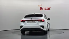2021 Kia K3 Standard, белый — фото 4