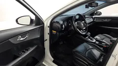 2021 Kia K3 Standard, белый — фото 10