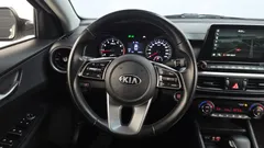 2021 Kia K3 Standard, белый — фото 12
