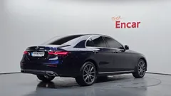 2022 Mercedes-Benz E-Class E300e 4MATIC Exclusive — фото 2