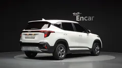2024 Kia Seltos Gasoline 2.0 2WD, белый — фото 2
