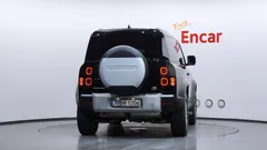 2022 Land Rover Defender 90 D250 S — фото 4