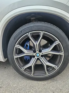 2023 BMW X5 xDrive 40i M Sport — фото 8
