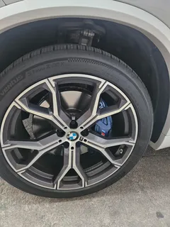 2023 BMW X5 xDrive 40i M Sport — фото 9