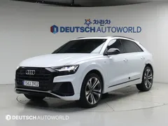 2023 Audi Q8 55 TFSI Quattro Premium — фото 1
