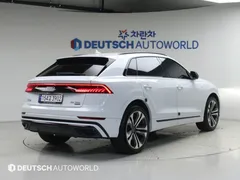 2023 Audi Q8 55 TFSI Quattro Premium — фото 2