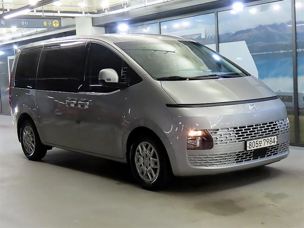2022 Hyundai Staria Cargo 3-Seater