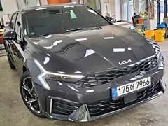 2024 Kia K5 Signature, чёрный — фото 3
