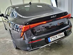 2024 Kia K5 Signature, чёрный — фото 4