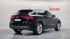 2023 Audi Q8 45 TDI Quattro Premium — фото 2