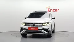 2023 Volkswagen Tiguan 2.0 TSI Prestige — фото 3