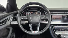 2022 Audi Q8 55 TFSI Quattro Premium — фото 13
