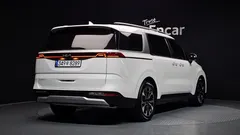 2023 Kia Carnival Diesel 9-Seater Prestige — фото 2