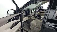 2023 Kia Carnival Gasoline 9-Seater Hi-Limousine — фото 10
