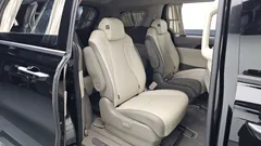 2023 Kia Carnival Gasoline 9-Seater Hi-Limousine — фото 11
