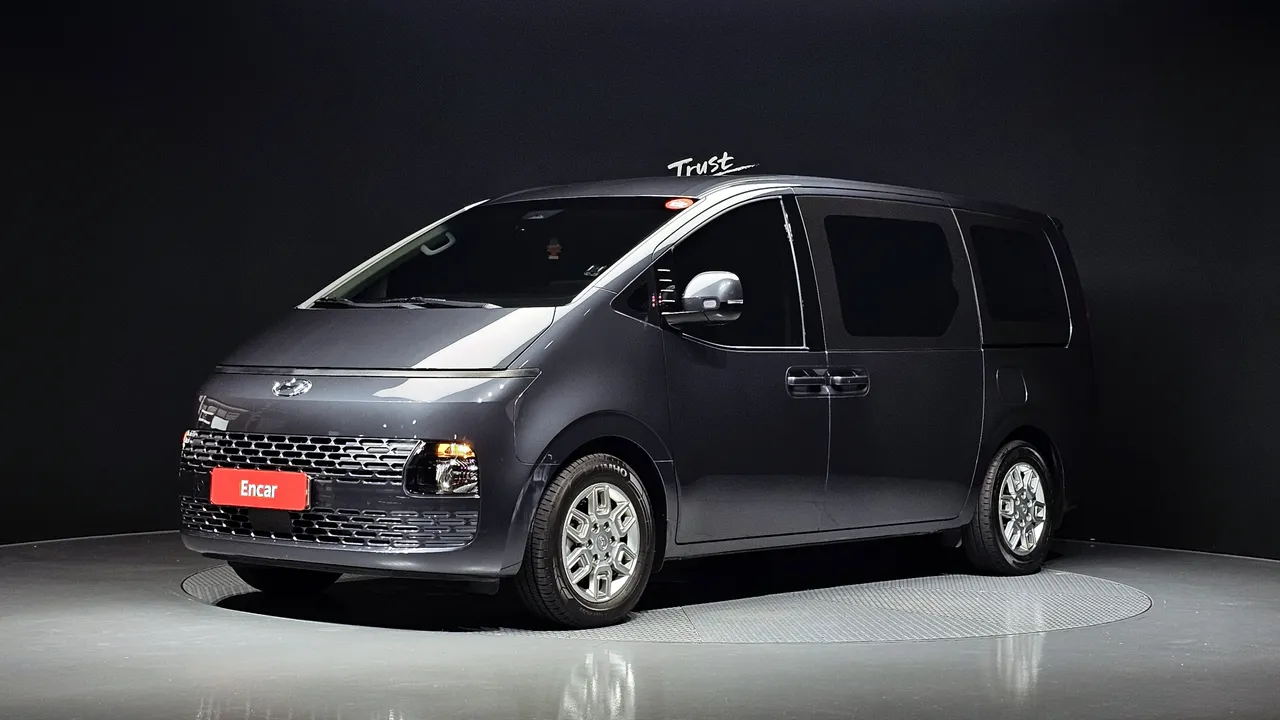 2023 Hyundai Staria Tourer 11-Seater