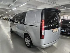 2022 Hyundai Staria Cargo 5-Seater — фото 2