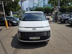 2022 Hyundai Staria Lounge 9-Seater — фото 1