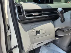 2022 Hyundai Staria Lounge 9-Seater — фото 15
