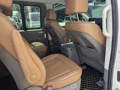 2022 Hyundai Staria Lounge 9-Seater — фото 18