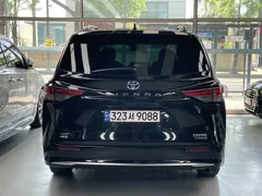 2021 Toyota Sienna 2.5 Hybrid AWD, чёрный — фото 4