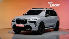 2024 BMW X7 M60i xDrive M sport 6STR, серо-серебристый — фото 1