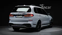 2024 BMW X7 M60i xDrive M sport 6STR, серо-серебристый — фото 2