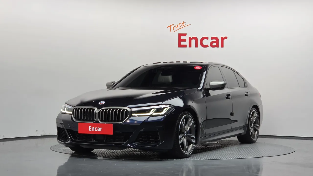 2022 BMW 5-Series M550i xDrive