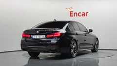 2022 BMW 5-Series M550i xDrive — фото 2