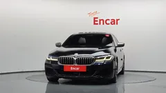 2022 BMW 5-Series M550i xDrive — фото 3