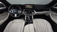 2022 BMW 5-Series M550i xDrive — фото 7
