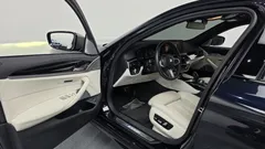 2022 BMW 5-Series M550i xDrive — фото 10