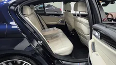2022 BMW 5-Series M550i xDrive — фото 12