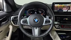 2022 BMW 5-Series M550i xDrive — фото 13